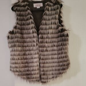Ariat Striped Faux Fur Vest in Gray and White